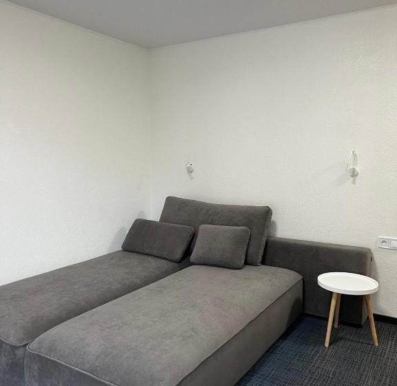 آپارتمان 1 خوابه, Silveroks