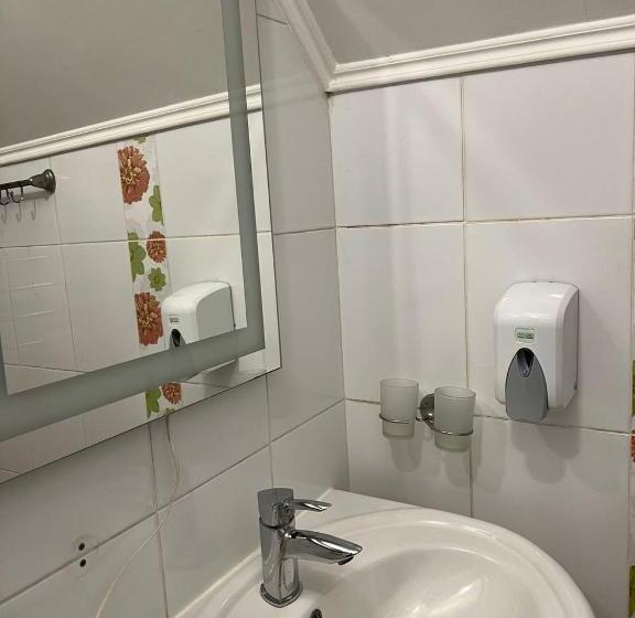 اتاق خانوادگی, Silveroks