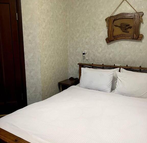 اتاق خانوادگی, Silveroks