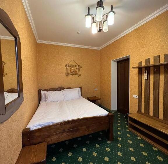 اتاق خانوادگی, Silveroks