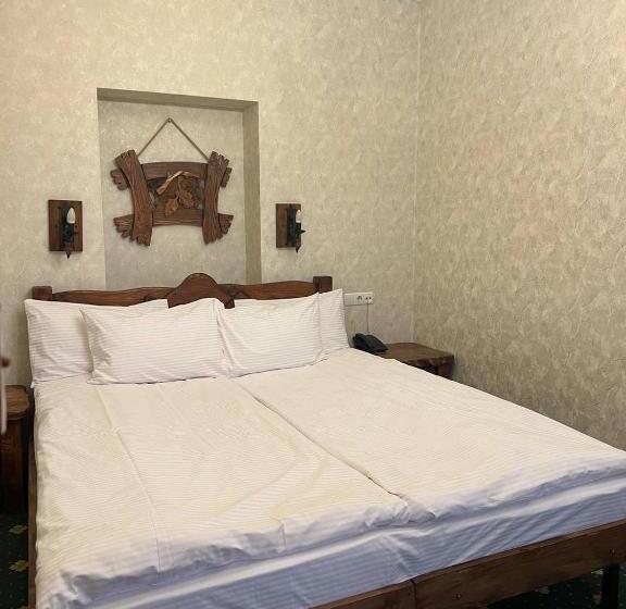 اتاق خانوادگی, Silveroks