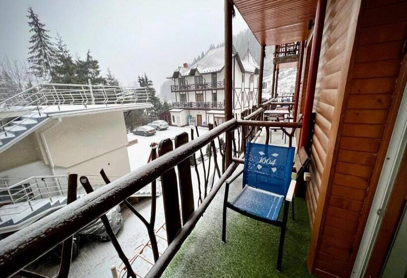 سوئیت جونیور با چشمانداز کوهستان, Silveroks