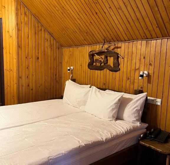 سوئیت جونیور با چشمانداز کوهستان, Silveroks