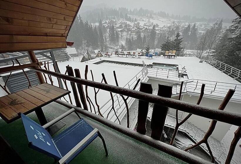 سوئیت جونیور با چشمانداز کوهستان, Silveroks