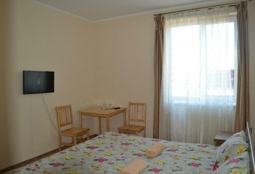 اتاق استاندارد چهار تخته, Tonal