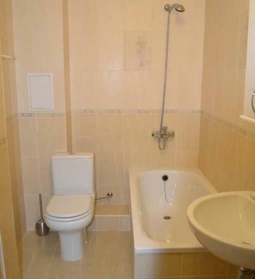 اتاق استاندارد چهار تخته, Tonal