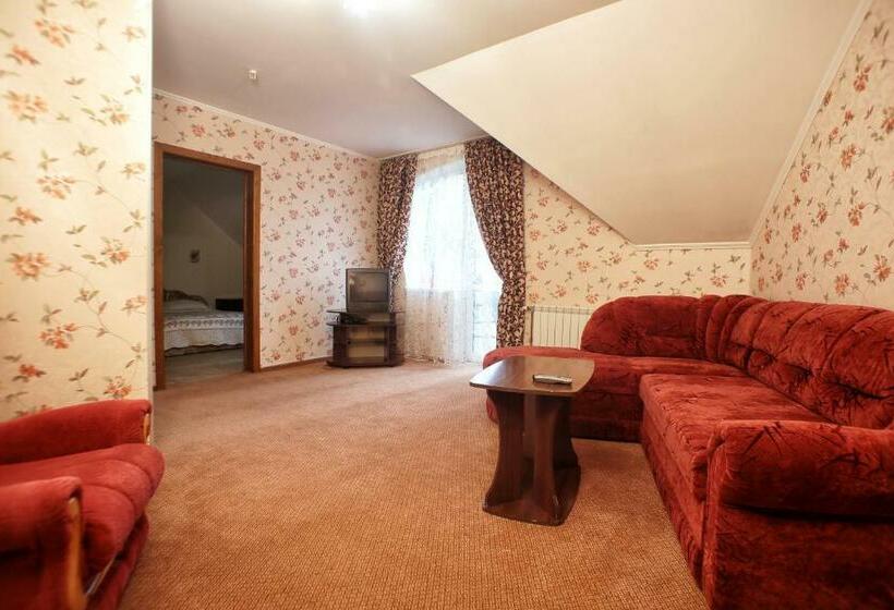 חדר קומפורט לשלושה, U Anity