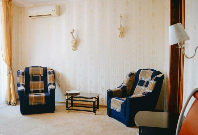Comfort room with balcony, U Anity