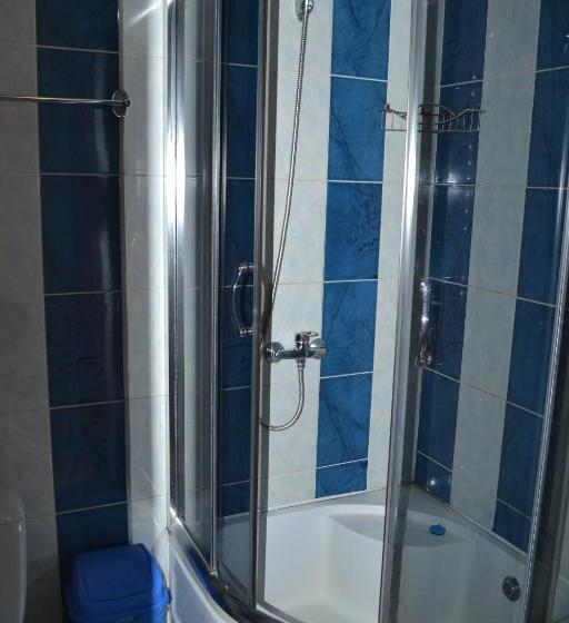 اتاق خانوادگی, U Olega