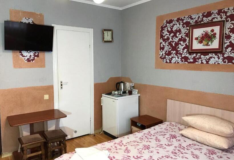 اتاق خانوادگی, U Olega