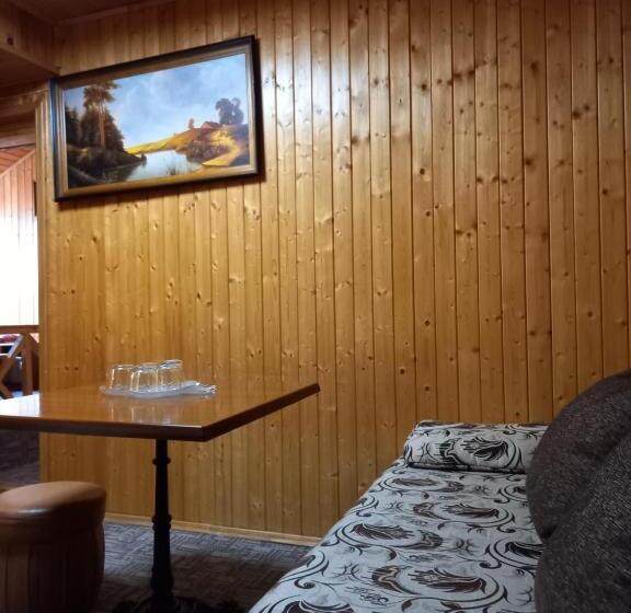 Suíte Júnior Comfort, Urochyshe Vyshnya