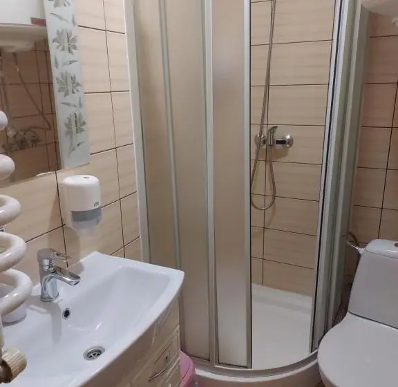 Perhehuone, Urochyshe Vyshnya