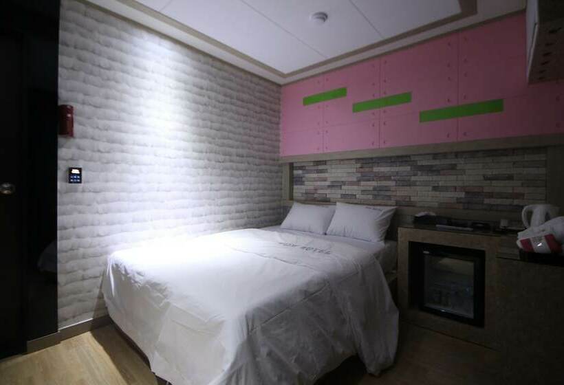 Номер Стандарт, Wow Motel