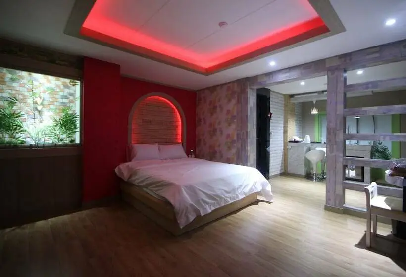 スイート, Wow Motel