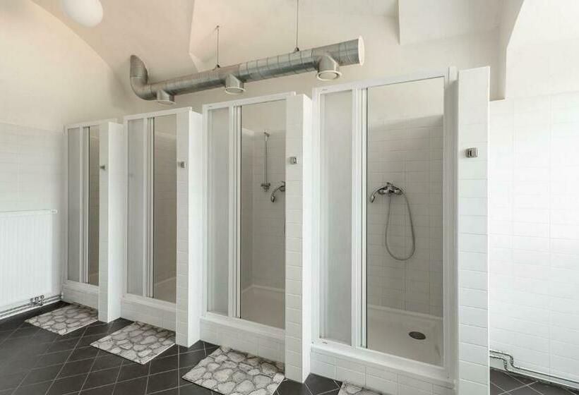 浴室共有スタンダード４人用ルーム, Dům Hostů Klášter Broumov