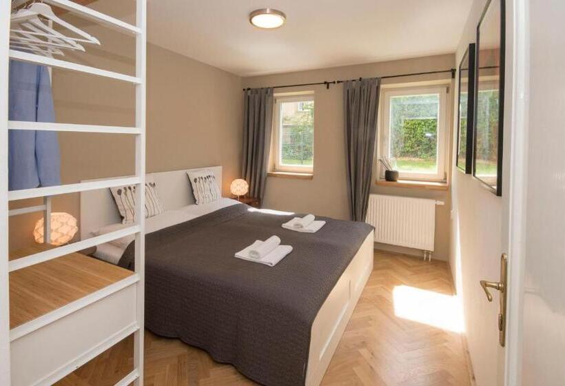 דירת 2 חדרים עם טרסה, Bed&breakfast & Apartment Klafé