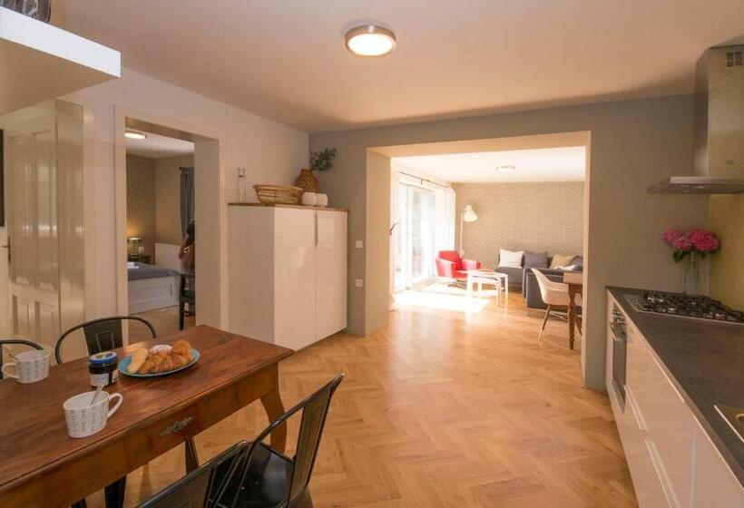 דירת 2 חדרים עם טרסה, Bed&breakfast & Apartment Klafé