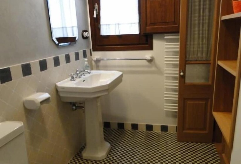 标准间, Cal Fuster De La Plaça