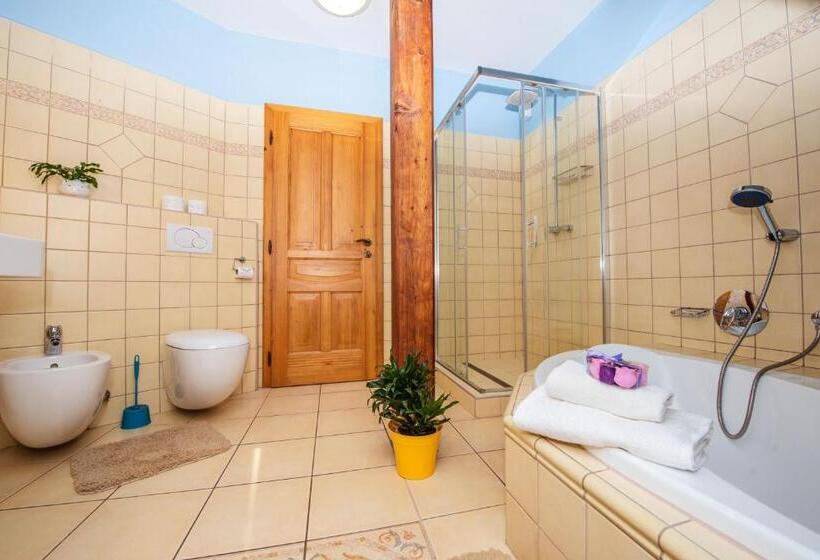 آپارتمان 2 خوابه, Ubytování U Bílé Paní