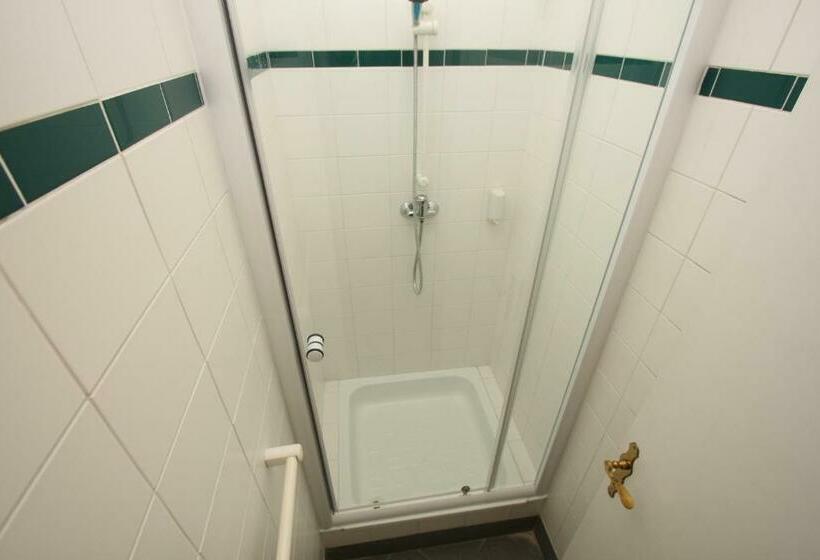 Cameră Triplă Standard cu Baie Comună, Charles Square Hostel