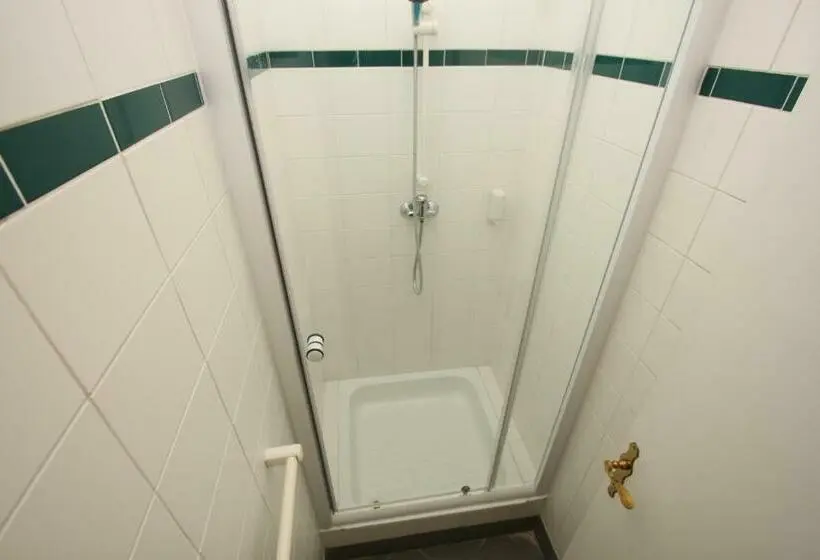 Standard Kolmen Hengen Huone Jaettu kylpyhuone, Charles Square Hostel