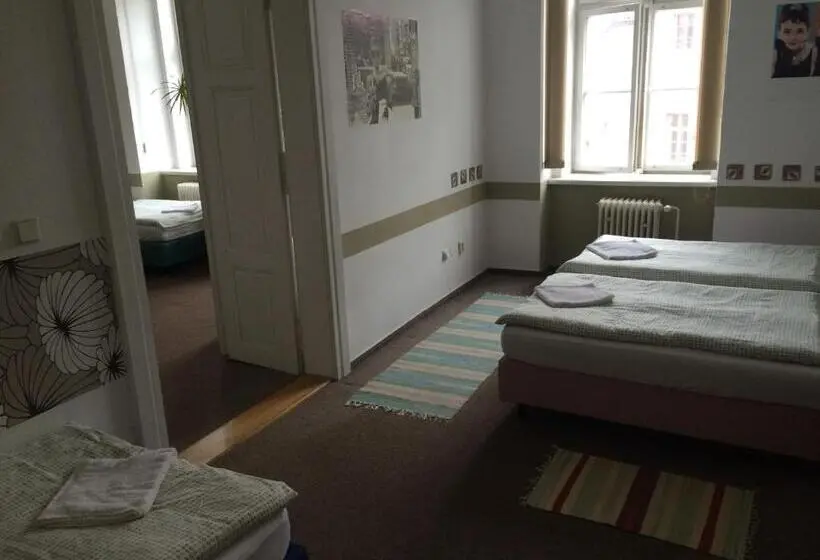 Perhehuone Jaettu Kylpyhuone, Charles Square Hostel