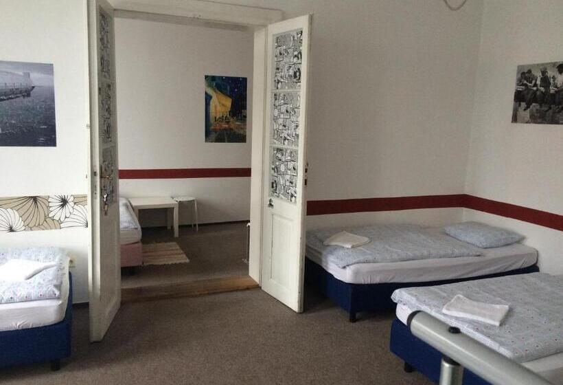 Cameră Familiar cu Baie în Comun, Charles Square Hostel