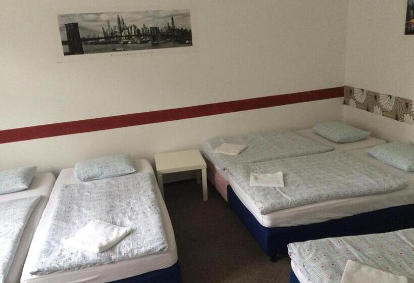 Cameră Standard cu Baie Comună, Charles Square Hostel