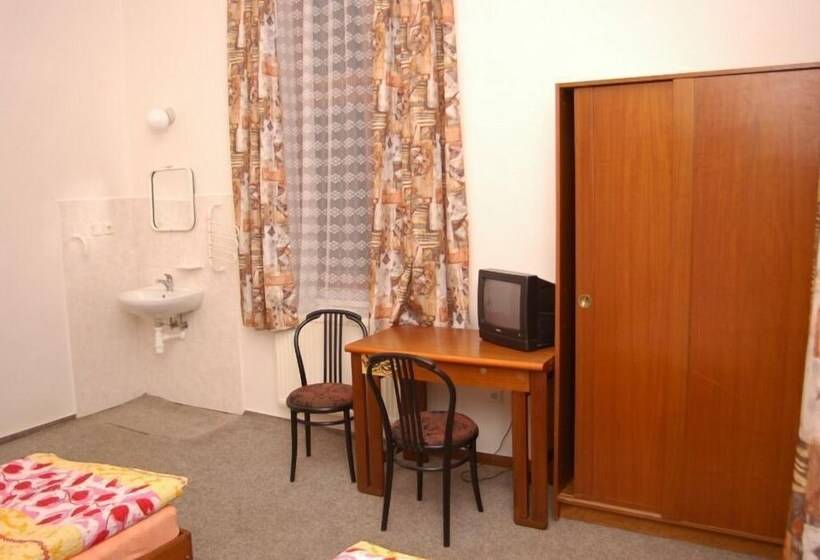 스탠다드 룸 공동 욕실, Chata Labská   špindlerův Mlýn   Hostel