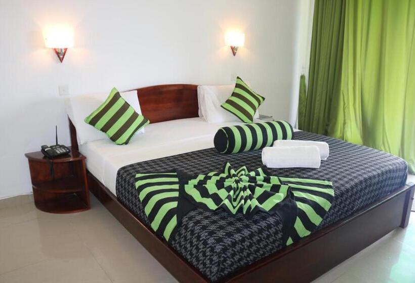 غرفة قياسية, Ella`s Edge