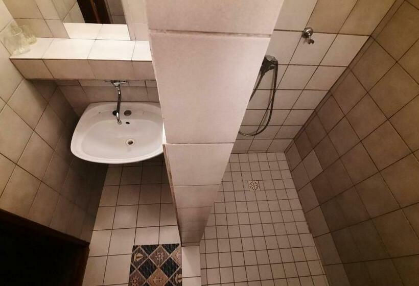 غرفة عائلية, Kristl