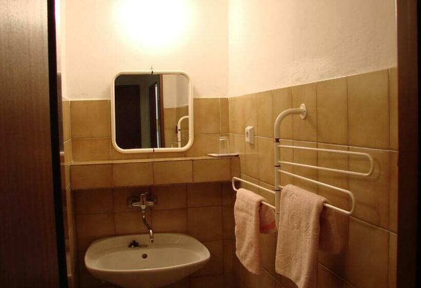 غرفة قياسية, Kristl