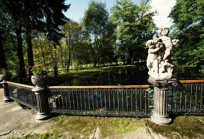 Superior Szoba, Letohradek Sv. Vojtech