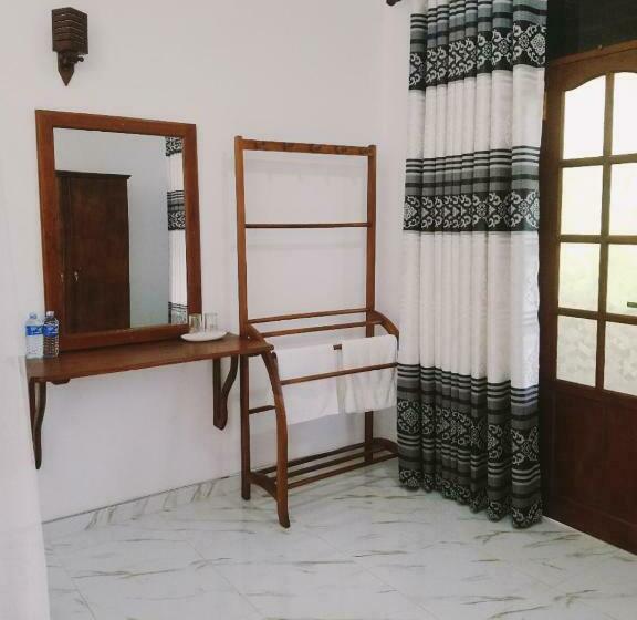 Deluxe Room, Mermaid Inn