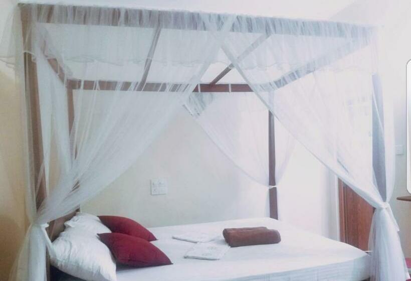 Standard Room, Mermaid Inn