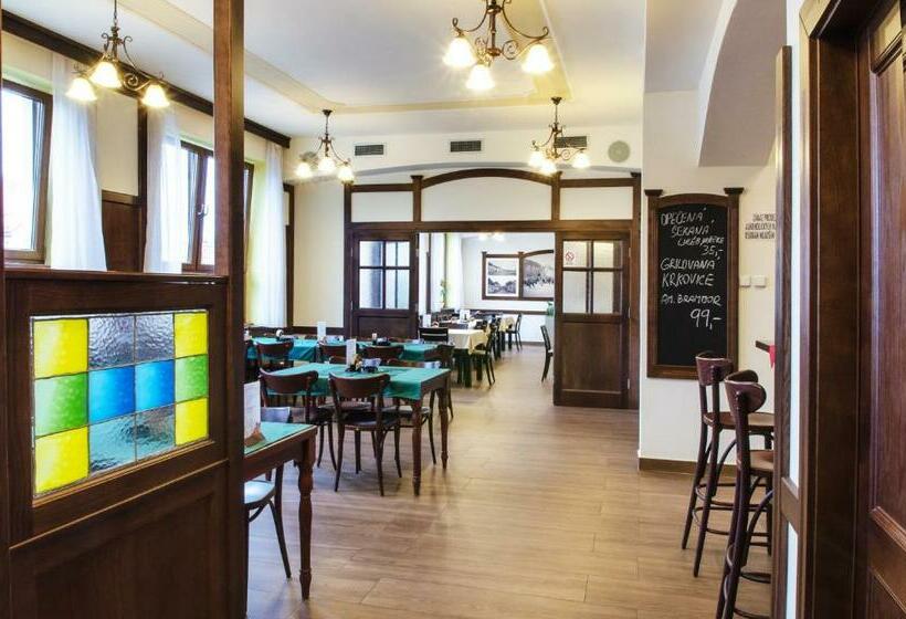 חדר סטנדרט לשלושה, Panský Dům