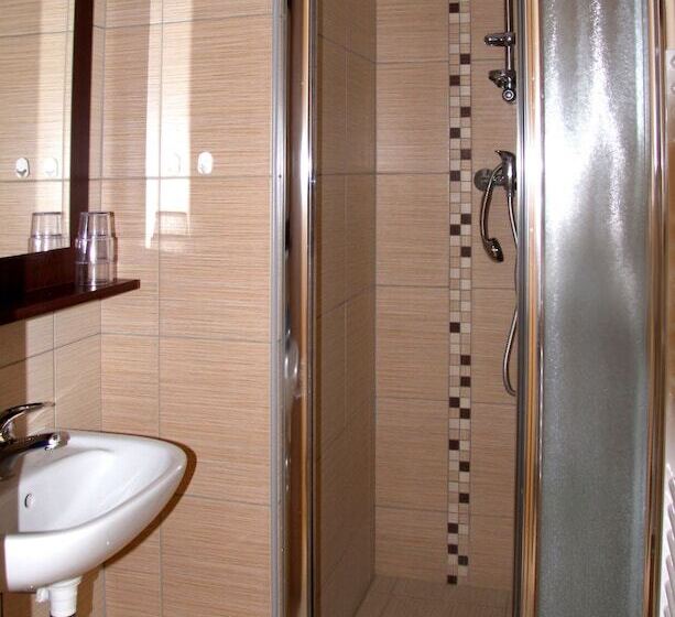 חדר סטנדרט לשלושה, Panský Dům