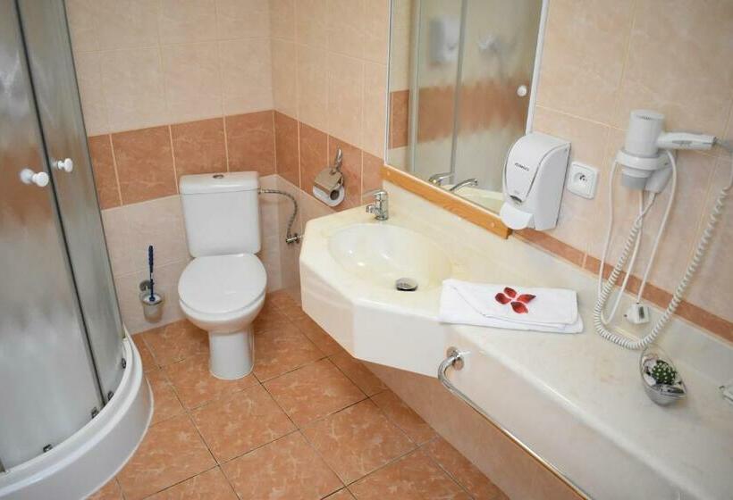 Номер Стандарт, Restaurant Na Statku