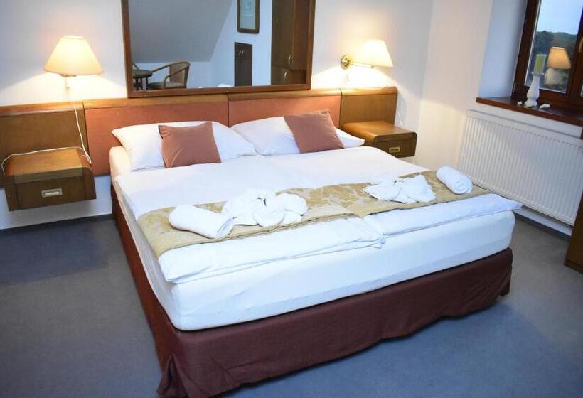 Люкс, Restaurant Na Statku