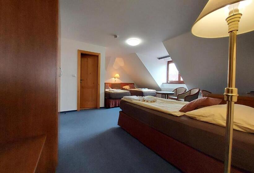 Люкс, Restaurant Na Statku