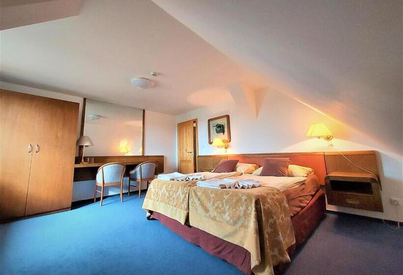 Люкс, Restaurant Na Statku