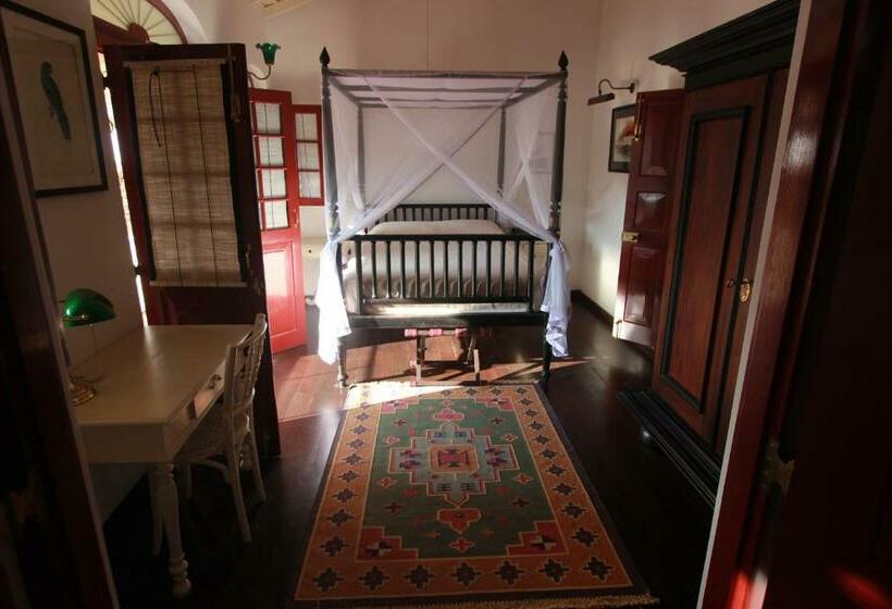 Deluxe Rum, Royal Bar &