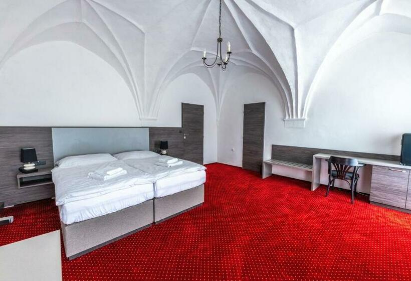 标准间, Třebovská Restaurace