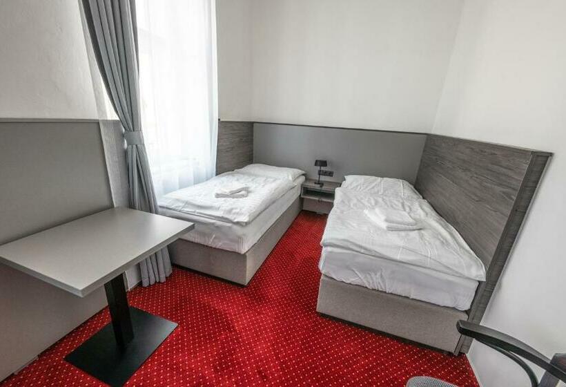 2ベッドルームアパートメント, Třebovská Restaurace