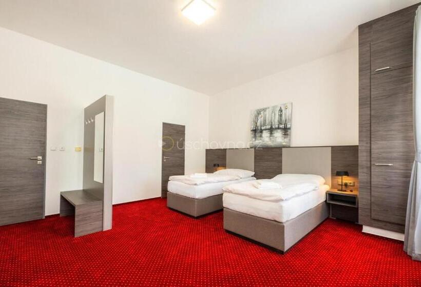 スタンダードルーム, Třebovská Restaurace