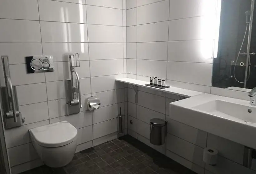 Standard-invahuone, Kust Hotell & Spa