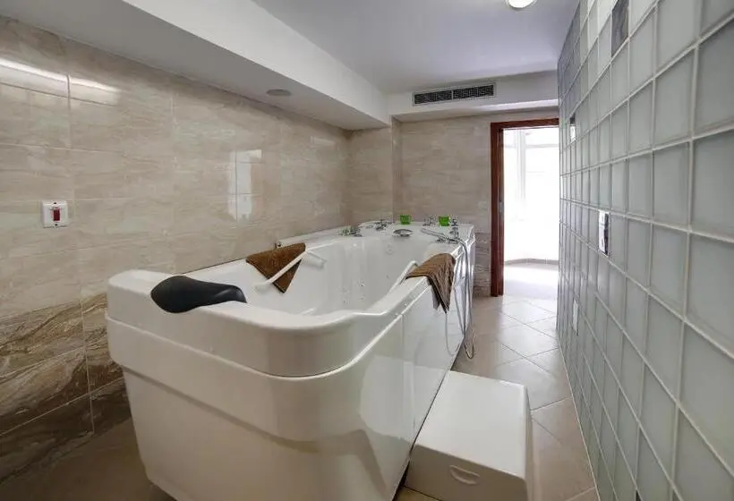 اتاق استاندارد, Parkhotel Forest