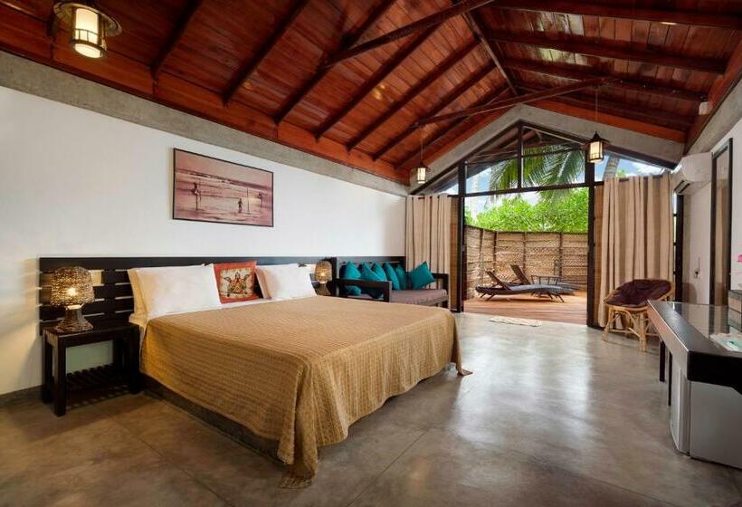 بانگلوی استاندارد با چشمانداز دریا, Seven Turtles