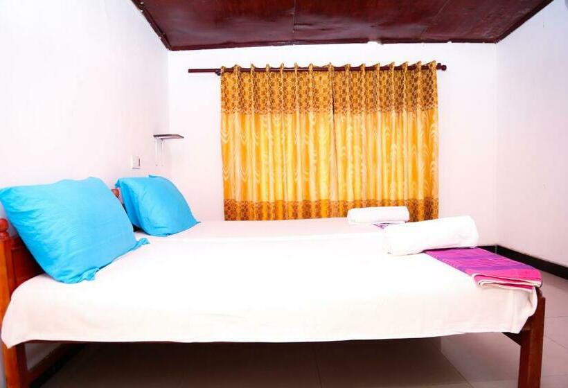 חדר דלוקס, The Spring Holiday