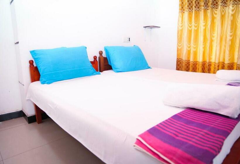 חדר דלוקס, The Spring Holiday